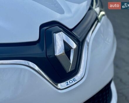 Белый Рено Зое, объемом двигателя 0 л и пробегом 86 тыс. км за 10850 $, фото 11 на Automoto.ua