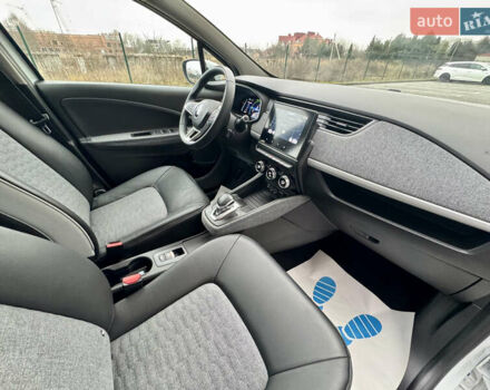 Белый Рено Зое, объемом двигателя 0 л и пробегом 55 тыс. км за 13300 $, фото 20 на Automoto.ua