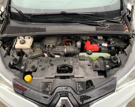 Білий Рено Зое, об'ємом двигуна 0 л та пробігом 47 тис. км за 12499 $, фото 23 на Automoto.ua