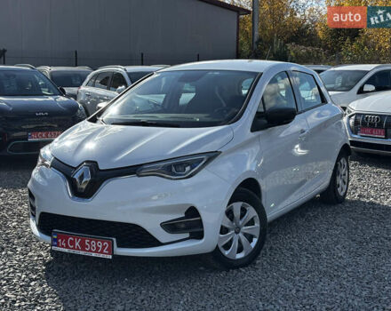 Белый Рено Зое, объемом двигателя 0 л и пробегом 30 тыс. км за 11900 $, фото 4 на Automoto.ua