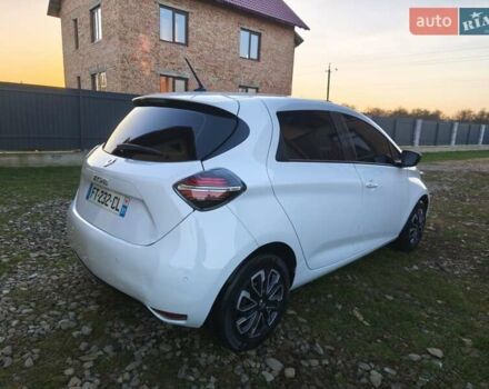 Белый Рено Зое, объемом двигателя 0 л и пробегом 98 тыс. км за 10950 $, фото 12 на Automoto.ua