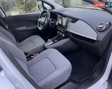 Білий Рено Зое, об'ємом двигуна 0 л та пробігом 70 тис. км за 11999 $, фото 8 на Automoto.ua