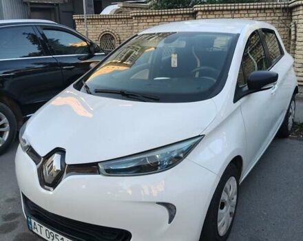 Белый Рено Зое, объемом двигателя 0 л и пробегом 96 тыс. км за 10700 $, фото 3 на Automoto.ua