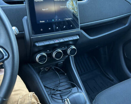 Белый Рено Зое, объемом двигателя 0 л и пробегом 65 тыс. км за 12500 $, фото 17 на Automoto.ua