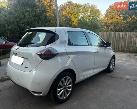 Белый Рено Зое, объемом двигателя 0 л и пробегом 26 тыс. км за 13888 $, фото 2 на Automoto.ua