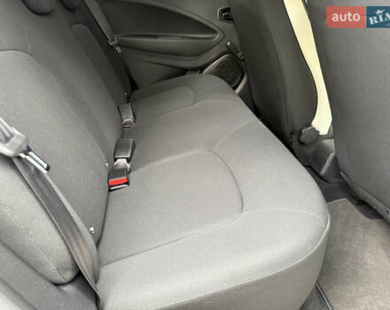 Білий Рено Зое, об'ємом двигуна 0 л та пробігом 30 тис. км за 12300 $, фото 11 на Automoto.ua