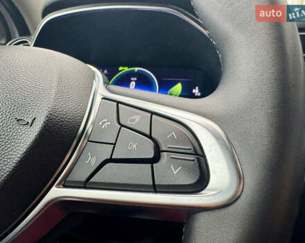 Белый Рено Зое, объемом двигателя 0 л и пробегом 55 тыс. км за 13300 $, фото 35 на Automoto.ua