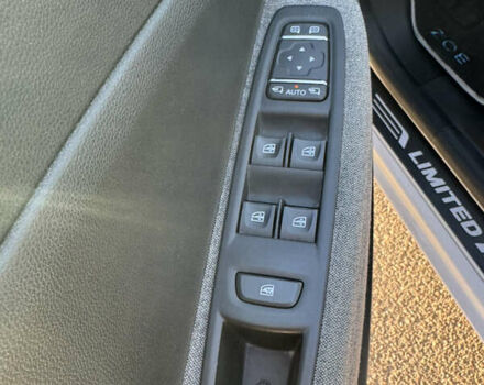 Белый Рено Зое, объемом двигателя 0 л и пробегом 74 тыс. км за 13499 $, фото 34 на Automoto.ua