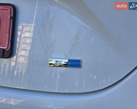 Белый Рено Зое, объемом двигателя 0 л и пробегом 85 тыс. км за 12999 $, фото 17 на Automoto.ua