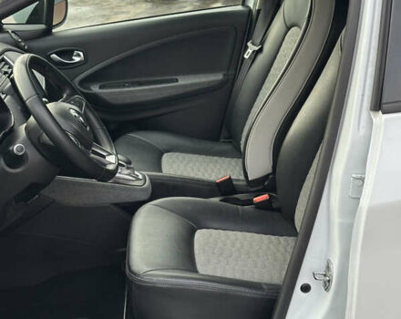 Білий Рено Зое, об'ємом двигуна 0 л та пробігом 36 тис. км за 12400 $, фото 25 на Automoto.ua