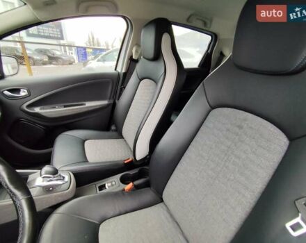 Рено Зое 2020 в Киеве на Automoto.ua Белый Рено Зое, объемом двигателя 0 л и пробегом 112 тыс. км за 13333 $, фото 47 на Automoto.ua