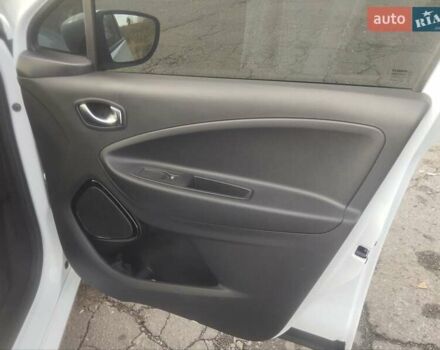 Білий Рено Зое, об'ємом двигуна 0 л та пробігом 39 тис. км за 13700 $, фото 16 на Automoto.ua
