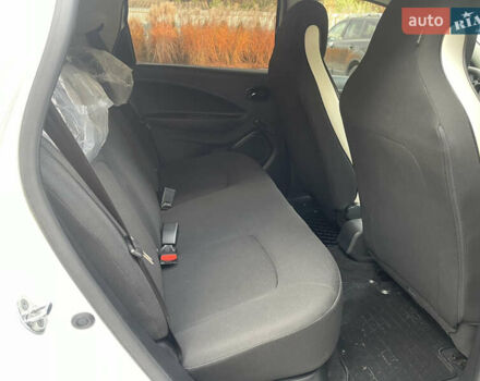 Білий Рено Зое, об'ємом двигуна 0 л та пробігом 128 тис. км за 11690 $, фото 16 на Automoto.ua