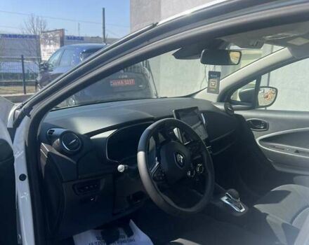 Белый Рено Зое, объемом двигателя 0 л и пробегом 57 тыс. км за 11300 $, фото 16 на Automoto.ua