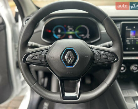 Белый Рено Зое, объемом двигателя 0 л и пробегом 28 тыс. км за 12500 $, фото 22 на Automoto.ua