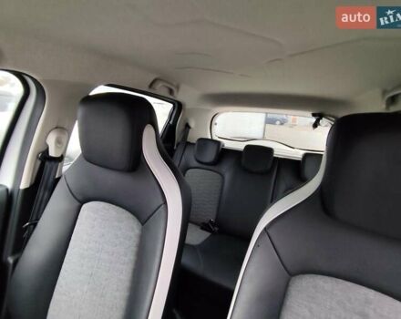 Рено Зое 2020 в Киеве на Automoto.ua Белый Рено Зое, объемом двигателя 0 л и пробегом 112 тыс. км за 13333 $, фото 48 на Automoto.ua