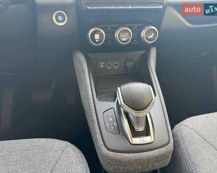 Белый Рено Зое, объемом двигателя 0 л и пробегом 78 тыс. км за 11999 $, фото 9 на Automoto.ua