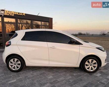 Белый Рено Зое, объемом двигателя 0 л и пробегом 92 тыс. км за 11499 $, фото 12 на Automoto.ua