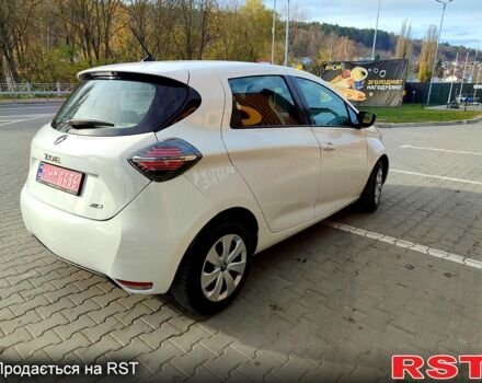 Белый Рено Зое, объемом двигателя 80 л и пробегом 78 тыс. км за 11850 $, фото 4 на Automoto.ua