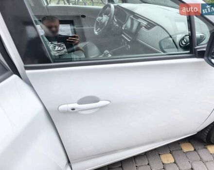 Белый Рено Зое, объемом двигателя 0 л и пробегом 50 тыс. км за 11900 $, фото 2 на Automoto.ua