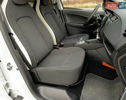 Белый Рено Зое, объемом двигателя 0 л и пробегом 66 тыс. км за 12499 $, фото 34 на Automoto.ua