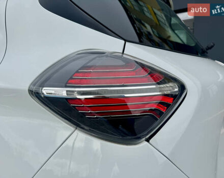 Белый Рено Зое, объемом двигателя 0 л и пробегом 70 тыс. км за 12999 $, фото 6 на Automoto.ua