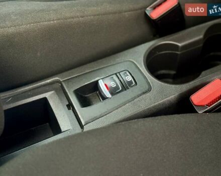 Белый Рено Зое, объемом двигателя 0 л и пробегом 86 тыс. км за 10850 $, фото 85 на Automoto.ua