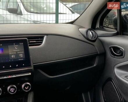 Белый Рено Зое, объемом двигателя 0 л и пробегом 66 тыс. км за 12499 $, фото 54 на Automoto.ua