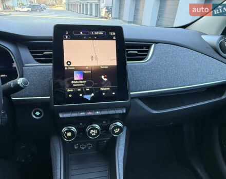 Білий Рено Зое, об'ємом двигуна 0 л та пробігом 23 тис. км за 13150 $, фото 41 на Automoto.ua