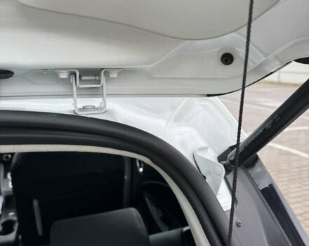 Белый Рено Зое, объемом двигателя 0 л и пробегом 97 тыс. км за 11900 $, фото 38 на Automoto.ua