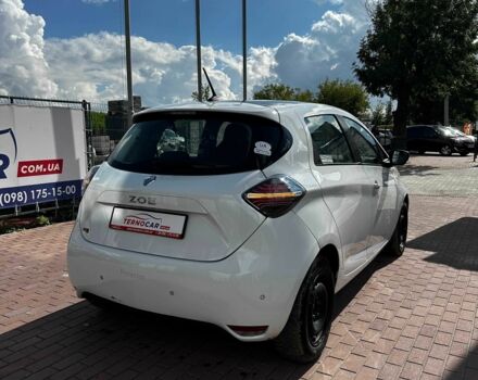 Белый Рено Зое, объемом двигателя 0 л и пробегом 165 тыс. км за 8990 $, фото 6 на Automoto.ua