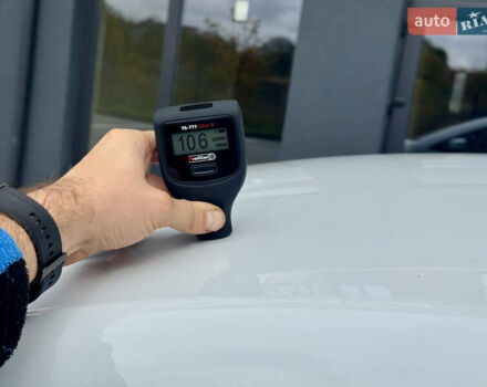Белый Рено Зое, объемом двигателя 0 л и пробегом 70 тыс. км за 12999 $, фото 58 на Automoto.ua