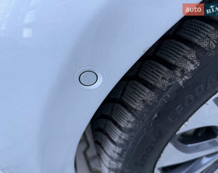 Білий Рено Зое, об'ємом двигуна 0 л та пробігом 23 тис. км за 13150 $, фото 48 на Automoto.ua