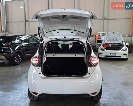 Белый Рено Зое, объемом двигателя 0 л и пробегом 67 тыс. км за 13000 $, фото 6 на Automoto.ua