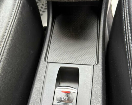 Белый Рено Зое, объемом двигателя 0 л и пробегом 85 тыс. км за 13350 $, фото 37 на Automoto.ua