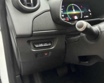 Білий Рено Зое, об'ємом двигуна 0 л та пробігом 69 тис. км за 11800 $, фото 37 на Automoto.ua