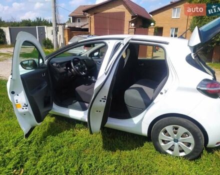 Белый Рено Зое, объемом двигателя 0 л и пробегом 24 тыс. км за 12700 $, фото 15 на Automoto.ua