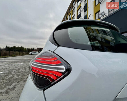 Белый Рено Зое, объемом двигателя 0 л и пробегом 55 тыс. км за 13300 $, фото 10 на Automoto.ua