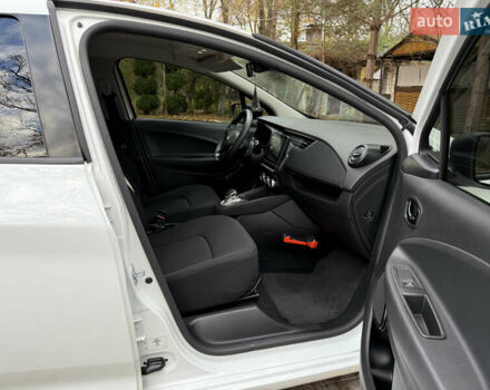 Білий Рено Зое, об'ємом двигуна 0 л та пробігом 30 тис. км за 12300 $, фото 13 на Automoto.ua