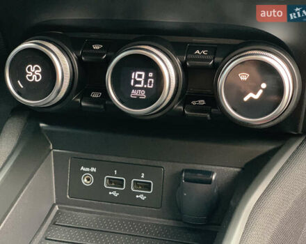 Белый Рено Зое, объемом двигателя 0 л и пробегом 25 тыс. км за 12499 $, фото 35 на Automoto.ua