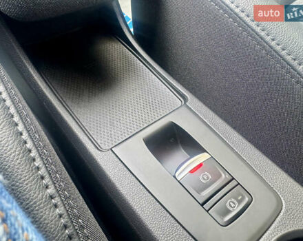 Белый Рено Зое, объемом двигателя 0 л и пробегом 70 тыс. км за 12999 $, фото 43 на Automoto.ua