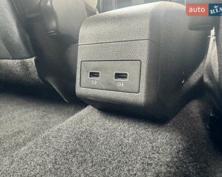 Белый Рено Зое, объемом двигателя 0 л и пробегом 70 тыс. км за 12999 $, фото 29 на Automoto.ua