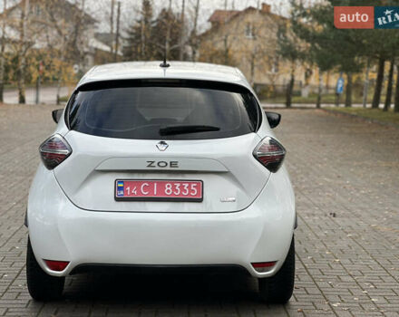 Белый Рено Зое, объемом двигателя 0 л и пробегом 28 тыс. км за 12500 $, фото 12 на Automoto.ua