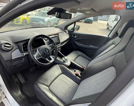 Белый Рено Зое, объемом двигателя 0 л и пробегом 65 тыс. км за 13300 $, фото 14 на Automoto.ua