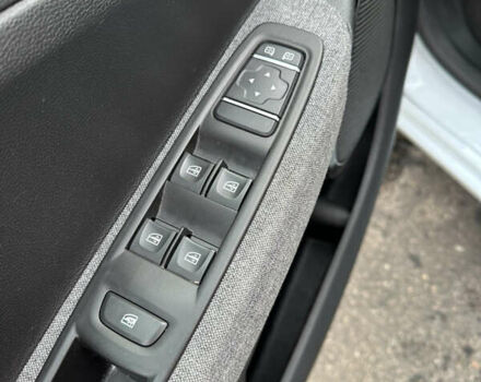 Білий Рено Зое, об'ємом двигуна 0 л та пробігом 36 тис. км за 12400 $, фото 31 на Automoto.ua