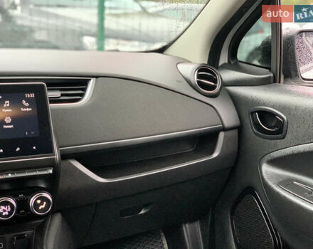 Белый Рено Зое, объемом двигателя 0 л и пробегом 47 тыс. км за 12499 $, фото 50 на Automoto.ua