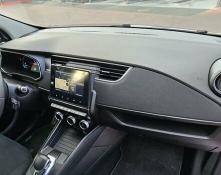 Белый Рено Зое, объемом двигателя 0 л и пробегом 85 тыс. км за 11999 $, фото 12 на Automoto.ua