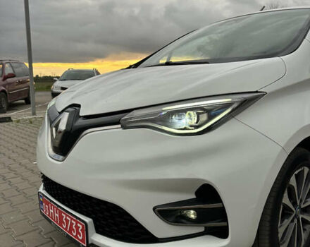 Белый Рено Зое, объемом двигателя 0 л и пробегом 88 тыс. км за 12300 $, фото 17 на Automoto.ua