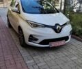 Белый Рено Зое, объемом двигателя 0 л и пробегом 74 тыс. км за 10900 $, фото 1 на Automoto.ua