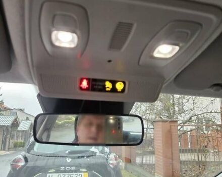 Белый Рено Зое, объемом двигателя 0 л и пробегом 28 тыс. км за 11800 $, фото 17 на Automoto.ua